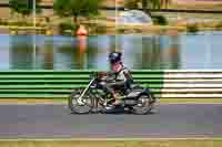 Vintage-motorcycle-club;eventdigitalimages;mallory-park;mallory-park-trackday-photographs;no-limits-trackdays;peter-wileman-photography;trackday-digital-images;trackday-photos;vmcc-festival-1000-bikes-photographs